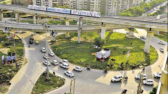 AIT Chowk in Gurugram will face a two-and-a-half-hour traffic restriction from 11 pm for emergency MCG water pipeline repairs.