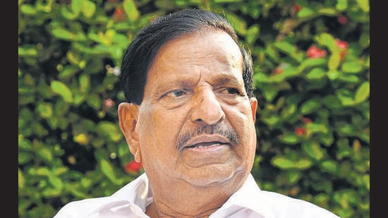 HC notice to Ganesh Naik, son over alleged misuse of MIDC plots. (HT PHOTO)