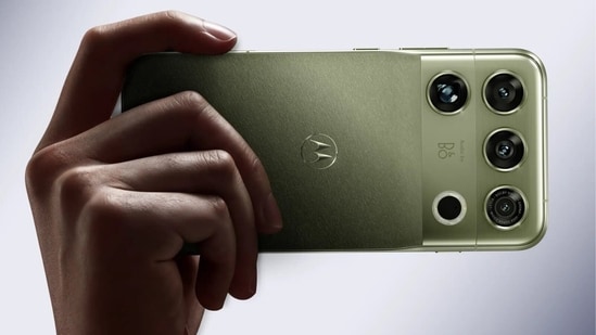Motorola showcases its next flagship Signature 27 with 200MP camera and new Snapdragon chip