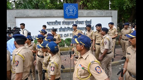The committee is headed by Prof Ramesh Venkateswaran, chairman of the Board of Governors at IIT-Palakkad. It includes faculty members, students, an administrator, a former vigilance officer and a psychiatrist. (HT Photo)