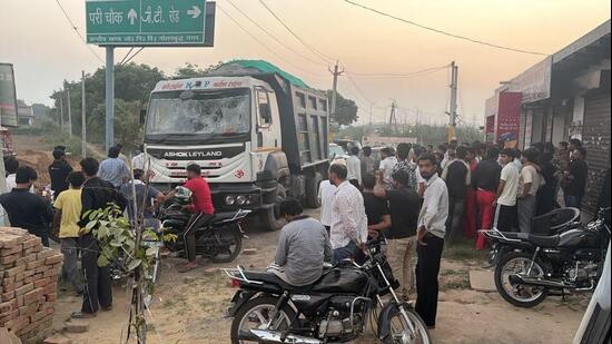 The three were travelling on a railway bridge near Ajayabpur on Tuesday night, with one of the teenagers riding the motorcycle and the other two as pillion riders, police said. (HT Photo)