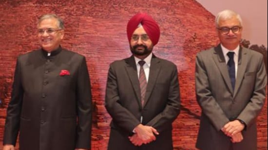 Two of the three election commissioners, Sukhbir Singh Sandhu and Vivek Joshi, raised concerns. (X)