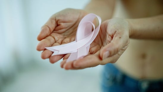 Read more to find out why sore throat is common after cancer treatment. (Pexel)