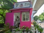 Police personnel are seen deployed outside Lady Shri Ram College (LSR) as security is stepped up amid concerns over women’s safety in and around the college area. (Sanchit Khanna/Hindustan Times)