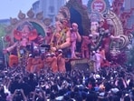 Crowd seen capturing Lalbaugcha Raja Ganesh idol as it was being carried for the immersion 