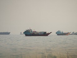 এ বার ভারত মহাসাগরেও যুদ্ধের আঁচ পৌঁছতে পারে—এমনই হুঁশিয়ারি দিয়েছেন ইরানের সর্বোচ্চ নেতা আয়াতোল্লা মোজতবা খামেনেইয়ের সামরিক উপদেষ্টা ইয়াহিয়া রহিম সাফাভি। 