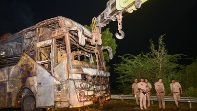 An air-conditioned (AC) sleeper bus packed with passengers caught fire about a kilometer before the Jewar Greater Noida toll plaza, and more than nine people lost their lives, in Greater Noida, India, on Thursday, September 24. (Photo by Sunil Ghosh / Hindustan Times)