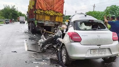 জামশেদপুরে ভয়াবহ দুর্ঘটনায় মৃত মন্ত্রীর কন্যা-সহ চার (Somnath Sen)
