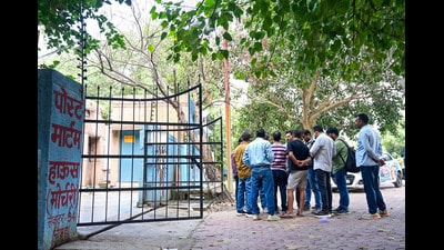 People outside Sector 94 mortuary on Thursday. (Sunil Ghosh / Hindustan Times) People outside Sector 94 mortuary on Thursday. (Sunil Ghosh / Hindustan Times)