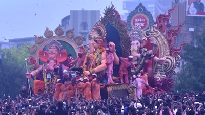 Crowd seen capturing Lalbaugcha Raja Ganesh idol as it was being carried for the immersion (HT Photos by Pratik Chorge (Representational Image)) Crowd seen capturing Lalbaugcha Raja Ganesh idol as it was being carried for the immersion (HT Photos by Pratik Chorge (Representational Image))