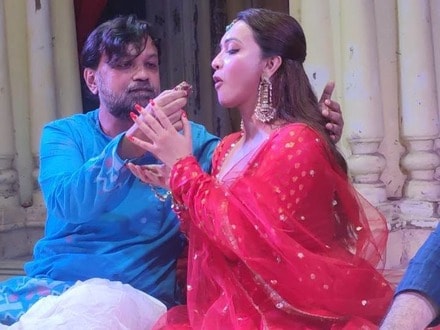 ৪৮-এ নতুন শুরু সৃজিতের! ‘চন্দ্রমুখী’ কৌশানির আনা কেকে জমলো রাজকীয় সেলিব্রেশন