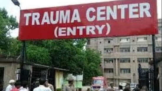 The KGMU Trauma Centre receives around 500 patients daily, of whom nearly 40% arrive in critical condition and require ventilator support or other forms of life support. (For representation)