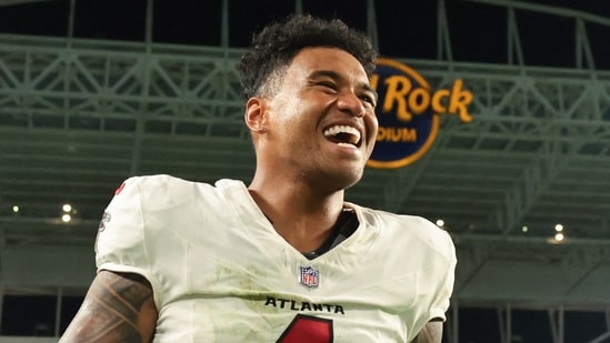 Tua Tagovailoa returns from his oblique injury for Week 3, but Michael Penix Jr. will start against the Packers. Credit: Sam Navarro-Imagn Images