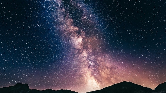 Space (Unsplash)