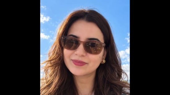 The woman explained how she went from being an Air Force officer to running a clothing store. (Instagram/@thefaujifounder)