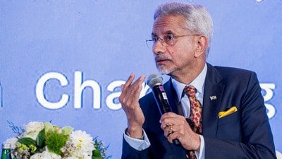 ‘একটা জঙ্গি দেশ এটা আমায় জিজ্ঞাসা করছে?’ UNGAতে পাক সাংবাদিককে ধুয়ে দিলেন EAM(@DrSJaishankar/X via PTI Photo)(PTI09_25_2026_000412B) (@DrSJaishankar) ‘একটা জঙ্গি দেশ এটা আমায় জিজ্ঞাসা করছে?’ UNGAতে পাক সাংবাদিককে ধুয়ে দিলেন EAM(@DrSJaishankar/X via PTI Photo)(PTI09_25_2026_000412B) (@DrSJaishankar)