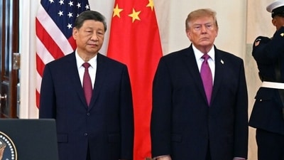 Peng Liyuan, China's first lady, from left, US First Lady Melania Trump, Xi Jinping, China's president, and US President Donald Trump during an arrival ceremony for a state visit in the Cross Hall of the White House in Washington, DC, US, on Thursday, Sept. 24, 2026. Donald Trump and Xi Jinping agreed to maintain a trade truce until early 2027, with neither ready to upend relations between the world�s biggest economies even as tensions persist over rare earths, technology curbs and Taiwan. Photographer: Annabelle Gordon/CNP/Bloomberg (Bloomberg)