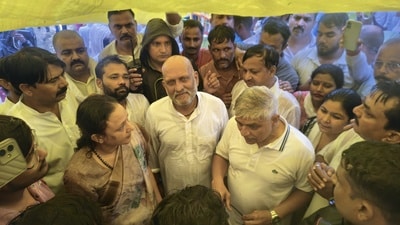 UP Congress president Ajai Rai with UP Congress incharge RP Gautam and Congress legislature party leader Aradhna Mishra and party workers during protest . (HT)