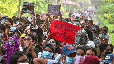 Students of Lady Shri Ram College take part in a protest march near the college, following the alleged gang rape of a 17-year-old girl at Aastha Kunj Park near Kalkaji, in New Delhi. (Sanchit Khanna/Hindustan Times) Students of Lady Shri Ram College take part in a protest march near the college, following the alleged gang rape of a 17-year-old girl at Aastha Kunj Park near Kalkaji, in New Delhi. (Sanchit Khanna/Hindustan Times)