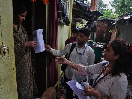 SIR-র মাঝেই বিএলও'দের অ্যাপে নয়া সংযোজন নির্বাচন কমিশনের (Praful Gangurde/ HT Photo/ Representational)