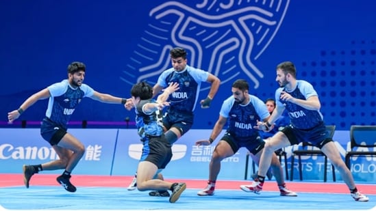 Indian men's kabaddi team will face Iran in the final.