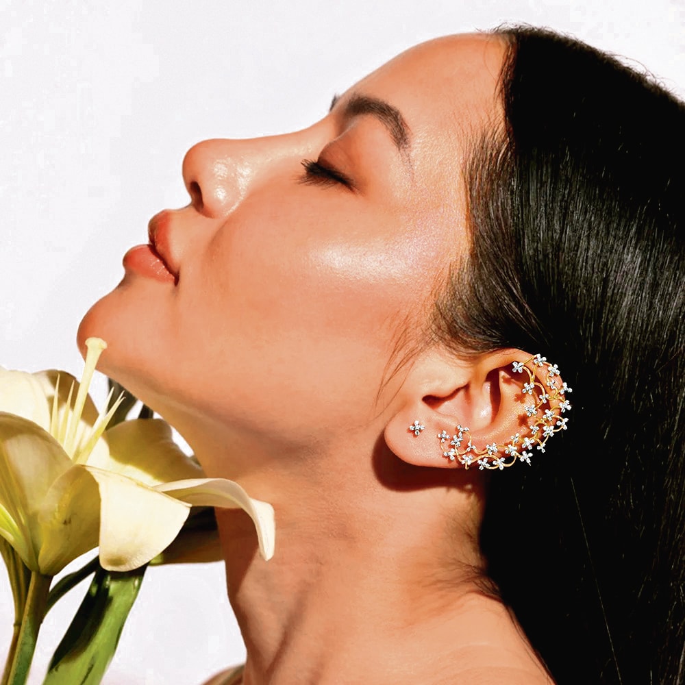 A story in every stone: Earcuffs by Tanishq. A story in every stone: Earcuffs by Tanishq.