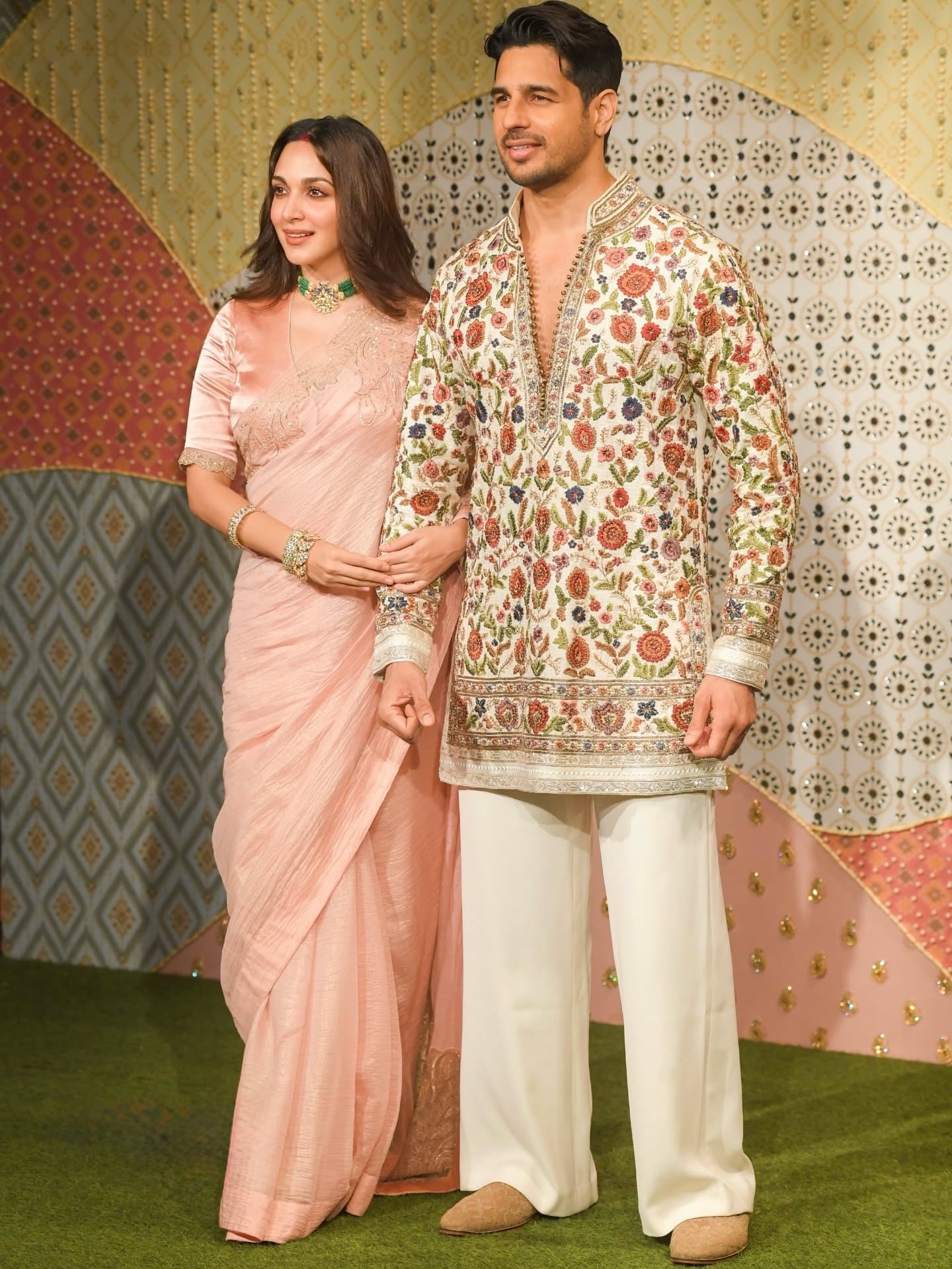 A subtle sheen, delicate border or an interesting texture can add enough festive appeal without making the outfit feel too formal. (devnaagri/Instagram) A subtle sheen, delicate border or an interesting texture can add enough festive appeal without making the outfit feel too formal. (devnaagri/Instagram)