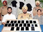 The mobile phones seized from snatching accused. (HTphoto)
