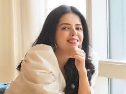 অস্তিত্ব বিতর্কে মুখ খুললেন জয়িতা