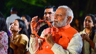 Prime Minister Narendra Modi attends 'Bhajan Clubbing' on the occasion of Bharatiya Jana Sangh leader Pandit Deendayal Upadhyaya's birth anniversary, at Deen Dayal Upadhyaya Park in New Delhi on Friday. (Narendra Modi Photo Gallery/ANI ) Prime Minister Narendra Modi attends 'Bhajan Clubbing' on the occasion of Bharatiya Jana Sangh leader Pandit Deendayal Upadhyaya's birth anniversary, at Deen Dayal Upadhyaya Park in New Delhi on Friday. (Narendra Modi Photo Gallery/ANI )