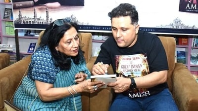 Amish Tripathi on his visit to Lucknow (Photo: HT)