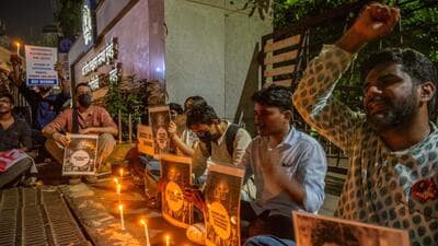 Another demand was the resignation of IIT-Bombay director Shireesh Kedare. (HT Photo)