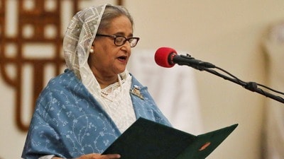 শেখ হাসিনা ডিসেম্বরেই বাংলাদেশে ফিরতে চান বলে জানিয়েছেন। (ফাইল ছবি, সৌজন্যে রয়টার্স)
