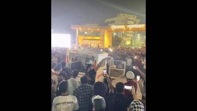 Both law-enforcement officials and medical authorities confirmed that the online claims are false. (HT) Both law-enforcement officials and medical authorities confirmed that the online claims are false. (HT)