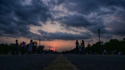 Gram it: Stunning sunsets have been unfolding over Kartavya Path, in Delhi. This one created a striking silhouette of visitors against the evening glow. Meanwhile, the India Meteorological Department has issued a forecast of cloudy skies accompanied by gusty winds in the city for today. (Photo: ANI)