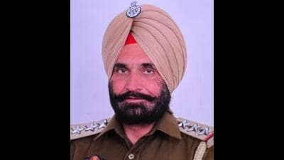 Inspector Baldev Singh, who was attached to the counter intelligence unit in Faridkot, was headed toward Moga in a car carrying contraband when he was arrested on Saturday. Inspector Baldev Singh, who was attached to the counter intelligence unit in Faridkot, was headed toward Moga in a car carrying contraband when he was arrested on Saturday.