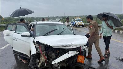 Three people died and two were injured after a speeding car travelling from Delhi to Ballia crashed into a divider on the Agra-Lucknow Expressway.