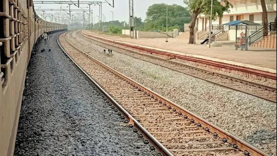 According to police, Tiwari used to target minors, labourers and drug-addicted passengers travelling in the disabled compartment of trains, posing as an STF or RPF personnel. (File Photo/ Representational)