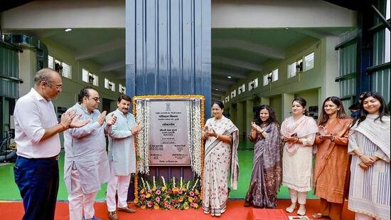 Delhi CM Rekha Gupta, transport minister Pankaj Kumar Singh and others during the inauguration of the second Automated Testing Station at Burari on Saturday. (@gupta_rekha X)