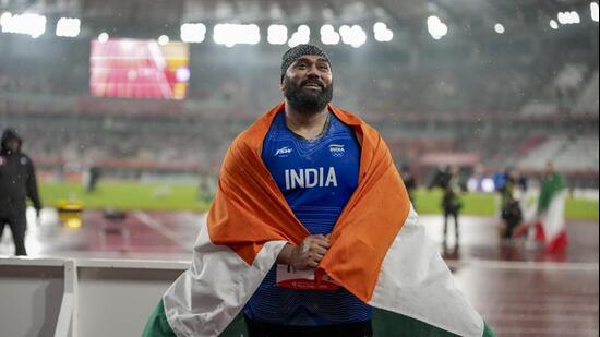 India's Tajinderpal Singh Toor celebrates after winning silver medal in the men's shot put final at the Asian Games. (PTI)