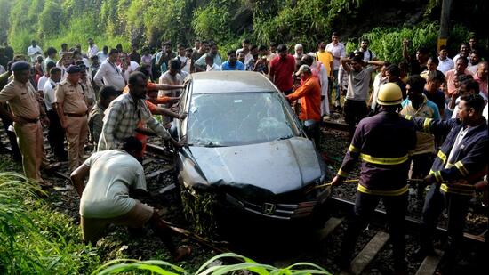 Navi Mumbai, India - Sept. 24, 2026:Honda City Plunges Onto Belapur-Uran Railway Tracks near CBD Belapur Station, local train services disrupted at CBD Belapur in Navi Mumbai, India, on Thursday, September 24, 2026. (Photo by Bachchan Kumar/ Hindustan Times) (Hindustan Times)