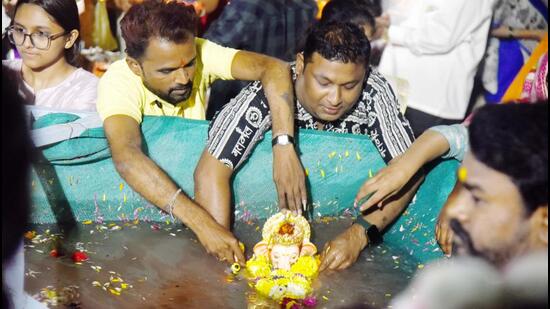 PMC recorded 6,77,057 idols immersed or collected for immersion during Ganeshotsav 2026—up from 6,54,410 last year, an increase of nearly 3.5%, officials said on Saturday. (MAHENDRA KOLHE/HT)