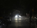 A poorly lit stretch near Lady Shri Ram College (LSR), close to Aastha Kunj park, on Wednesday. (Sanchit Khanna/Hindustan Times)