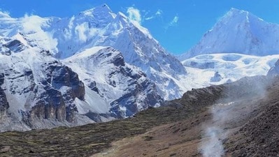 নেপালে ভয়াবহ তুষারধস, হিমলাং হিমল পর্বতে ট্র্যাকিংয়ে গিয়ে নিখোঁজ ১০ (সৌজন্যে এক্স )