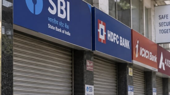 The three-day bank strike from September 28 to 30 has been deferred as UFBU and IBA begin talks on Saturday holidays.