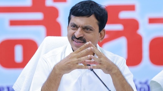 మంత్రి పొంగులేటి శ్రీనివాస్ రెడ్డి