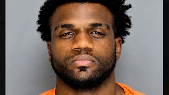 In Smyrna, Georgia, police found dismembered remains of Shanteria Mosley at Park Valley Apartments. 18-year-old Kingston Bradley is charged with malice murder.