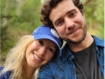 Elizabeth Holmes, currently serving 11 years for fraudulent activities, posted an update on X before transitioning to a halfway house.