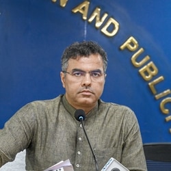 Delhi minister Parvesh Verma allegedly slapped a man filming him during a road inspection in Tilak Nagar.
