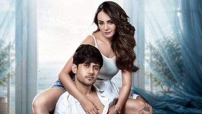 ১ সপ্তাহেই হল থেকে সরানো হল বেপরোয়া।